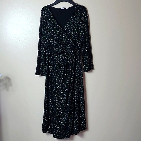 NWT GAP Maternity Floral Jersey Knit Stretch Wrap Front Dress Size M - Picture 1 of 7